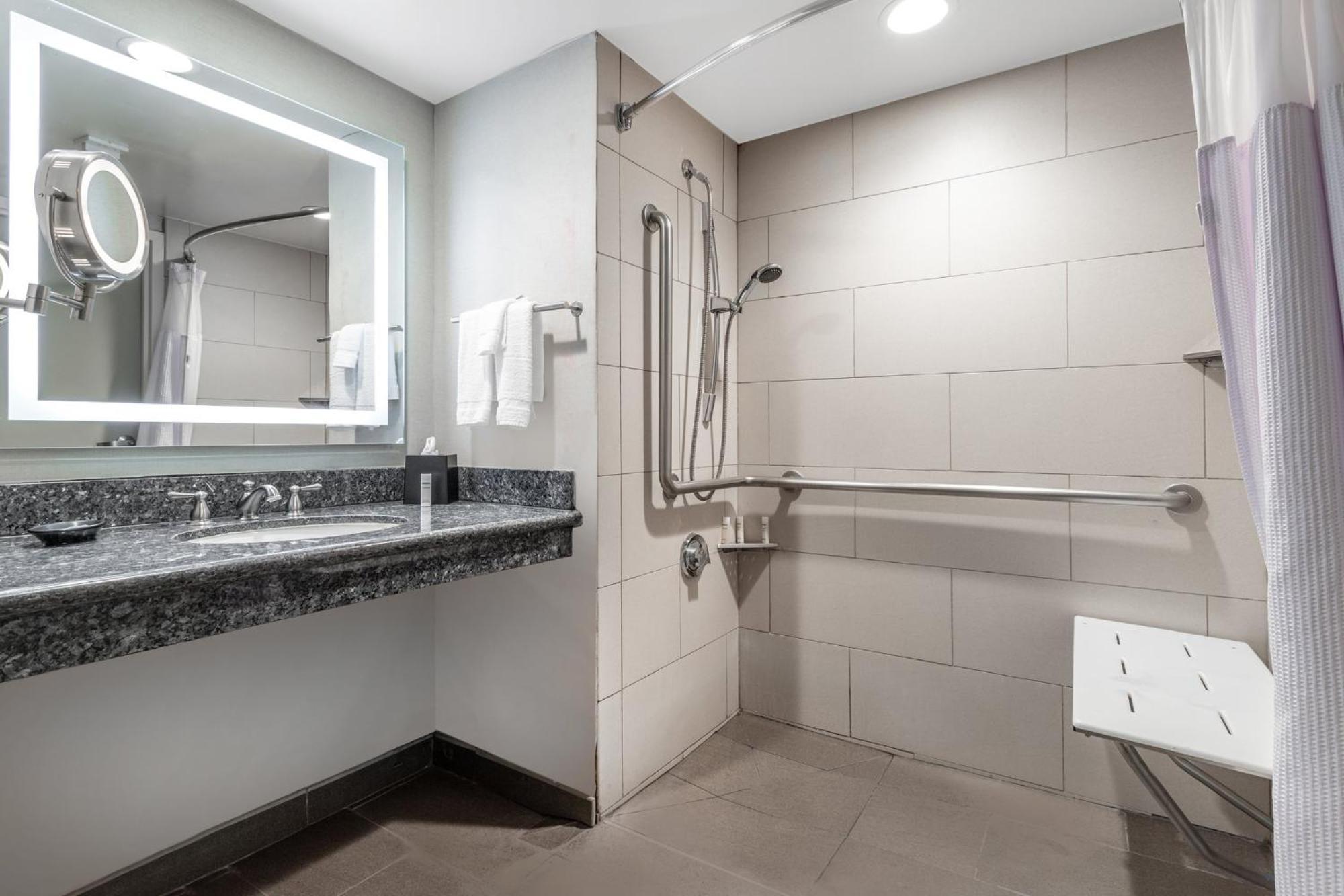 Crowne Plaza Angeles Harbor By Ihg